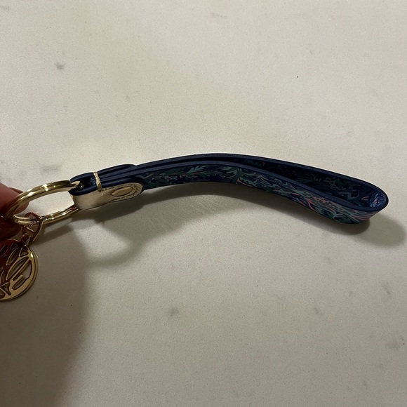 Never used without tags Lilly Pulitzer blue keyring - Picture 3 of 6